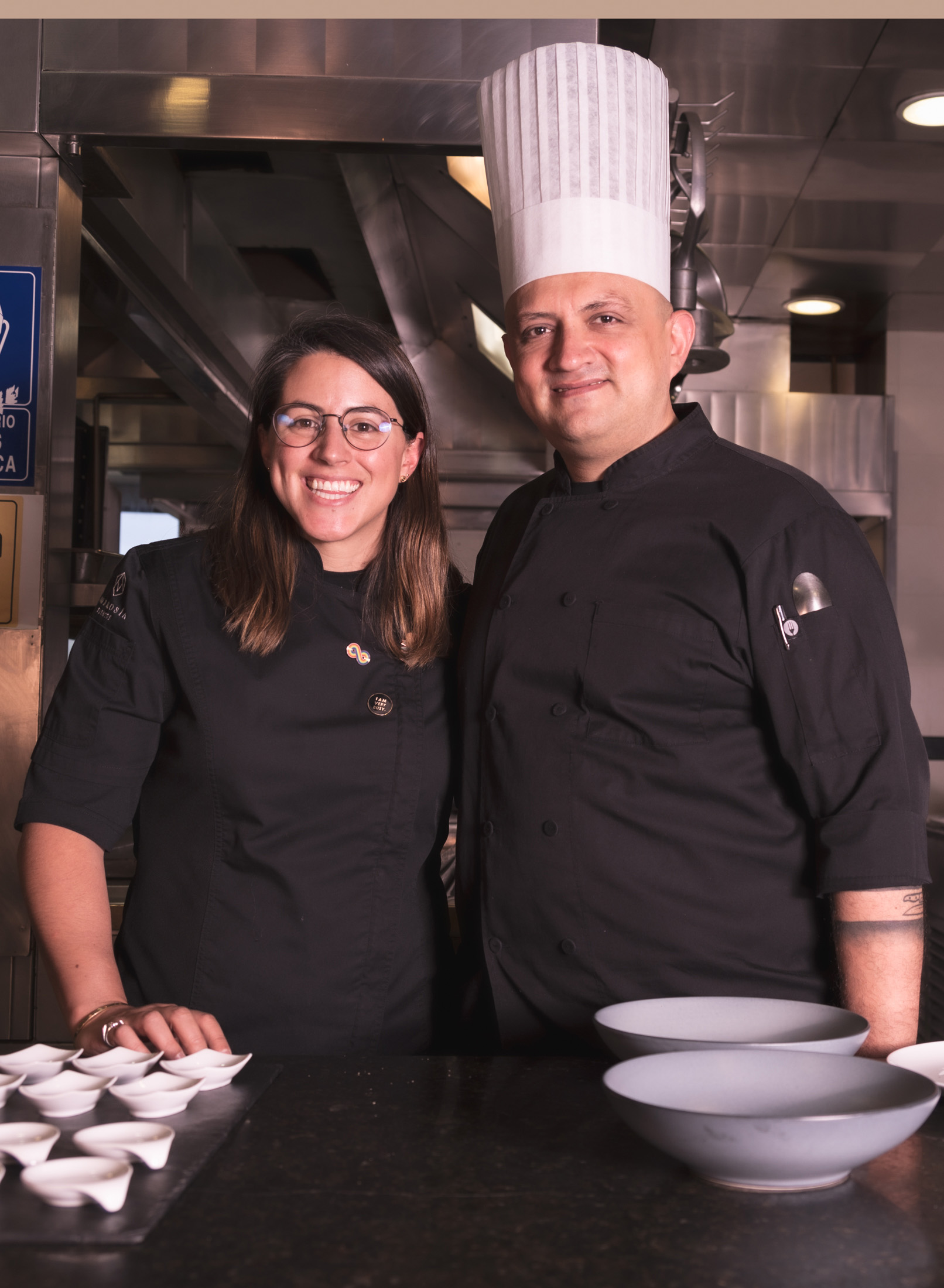 Experiencia de Alejandra en la industria de servicio.